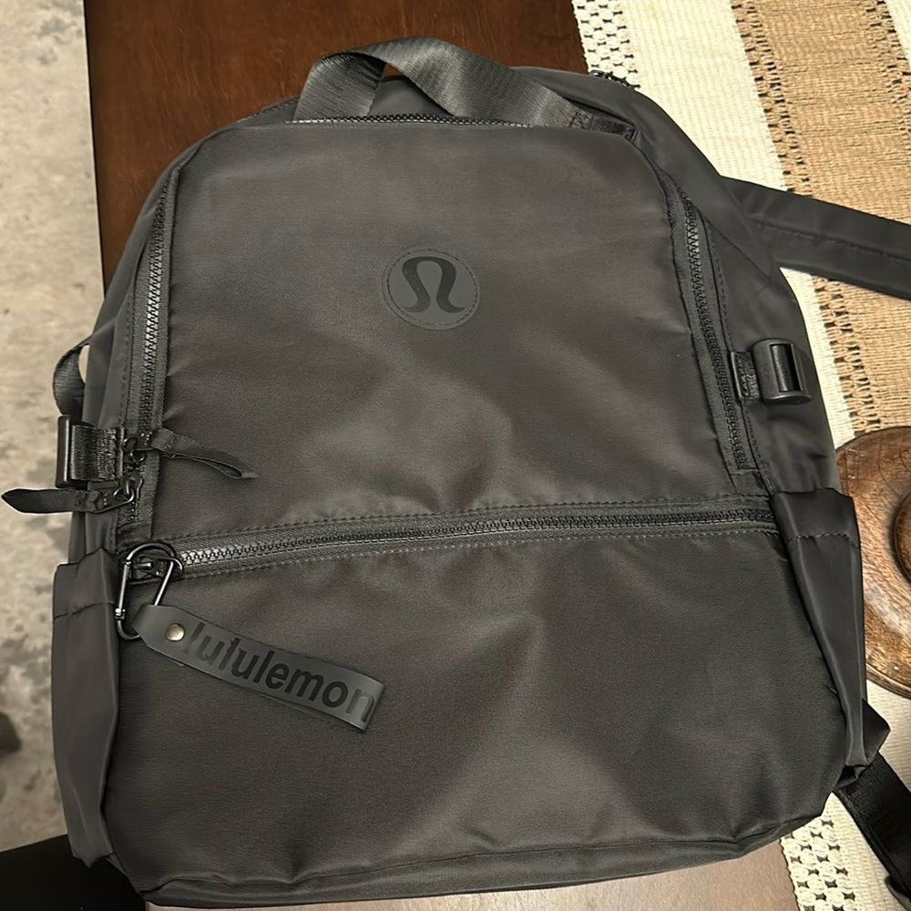 Black Lululemon Everywhere Backpack 22L